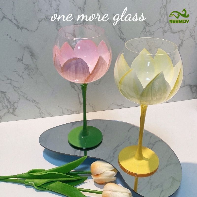 Middle Aged Tulip Painted Glas - Wine Beer Foot 评论和价格